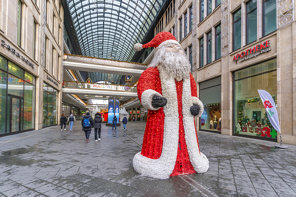 View of interior of the Mall of Berlin at Christmas, Mitte, Berlin, Germany, Europe