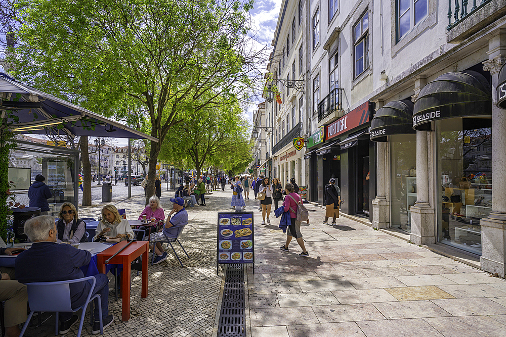 View of cafes and restaurants in Praca do Rossio in Lisbon city centre, Lisbon, Portugal, Europe