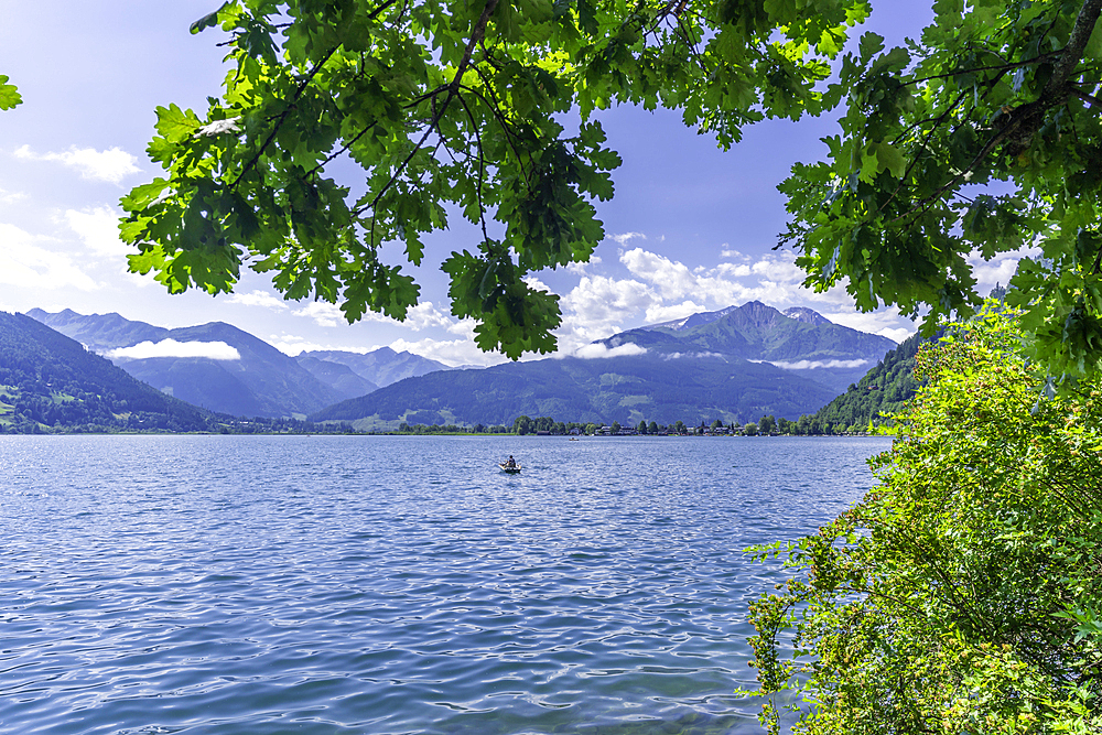 View of Lake Zell in Zell am See on a sunny day, Zell am See, Salzburg, Austria, Europe