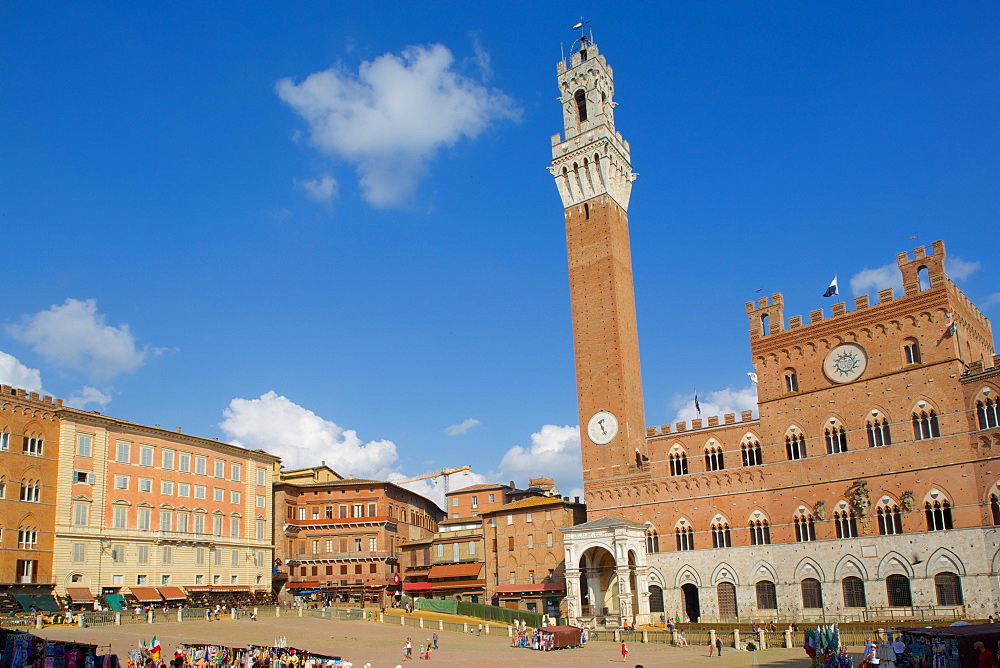 Piazza del Campo, Palazzo Pubblico and Torre del Mangia, Siena, UNESCO World Heritage Site, Tuscany, Italy, Europe