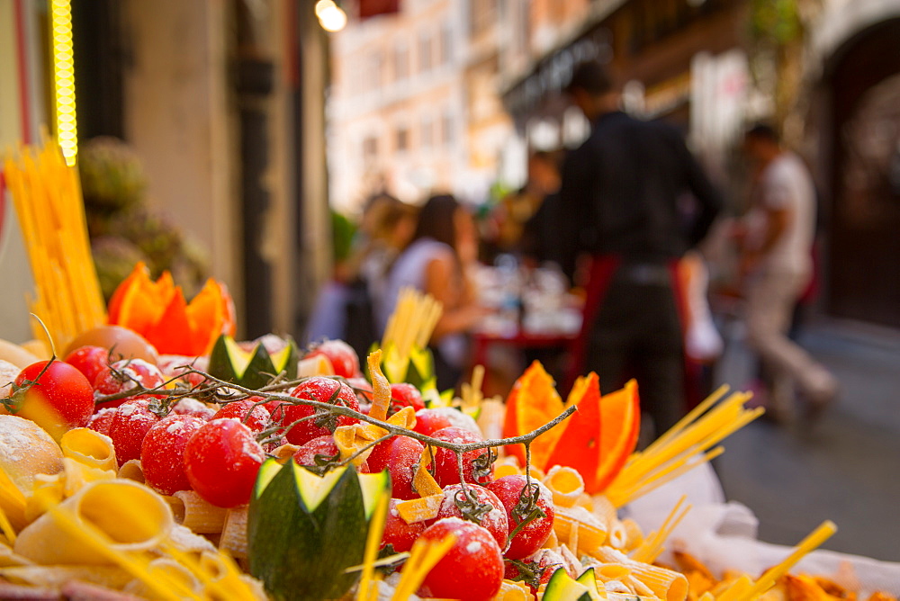 Side street restaurant near Trevi Fountain, Rome, Lazio, Italy, Europe