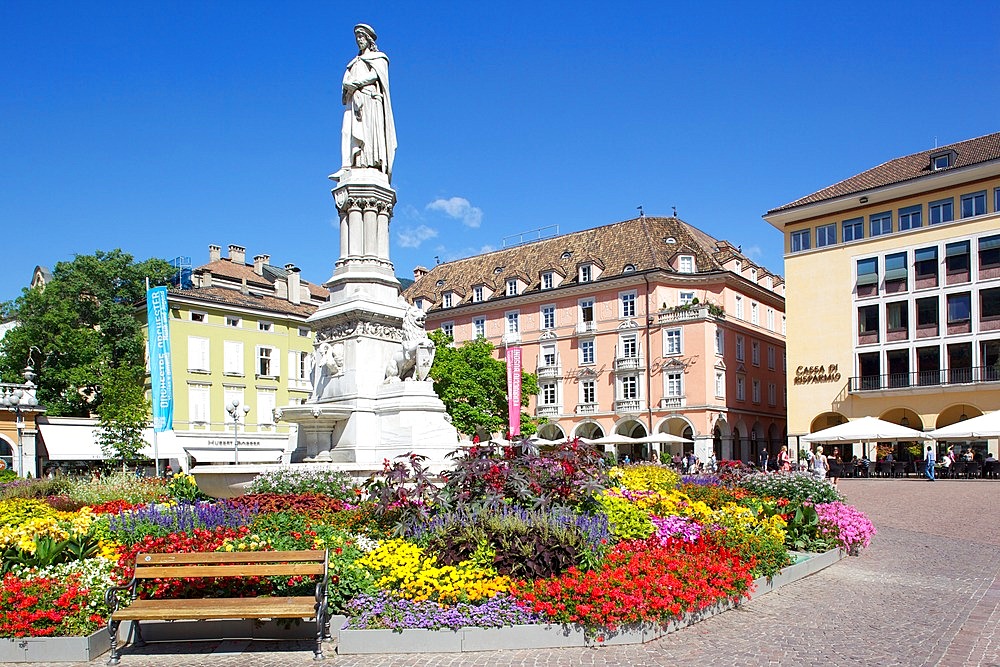 Walther Monument, Walther Platz, Bolzano, Bolzano Province, Trentino-Alto Adige, Italy, Europe