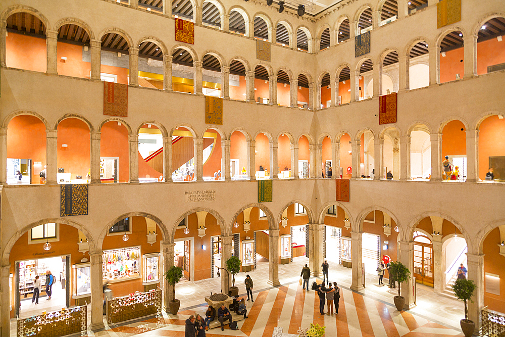 Fontego dei Tedeschi interior, Venice, UNESCO World Heritage Site, Veneto, Italy, Europe
