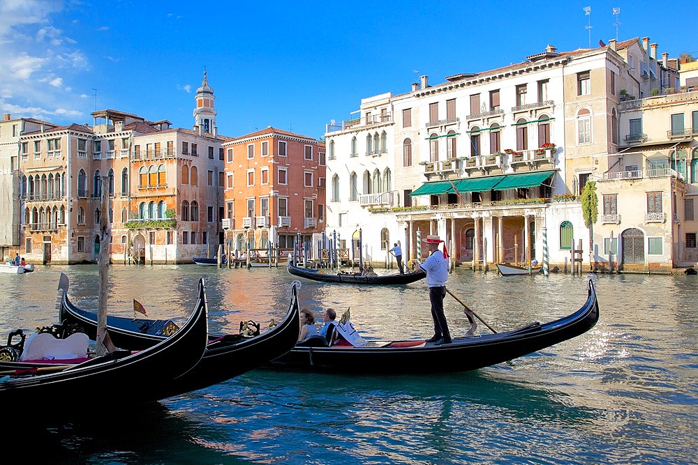 Gondolas on the Grand Canal, Venice, UNESCO World Heritage Site, Veneto, Italy, Europe