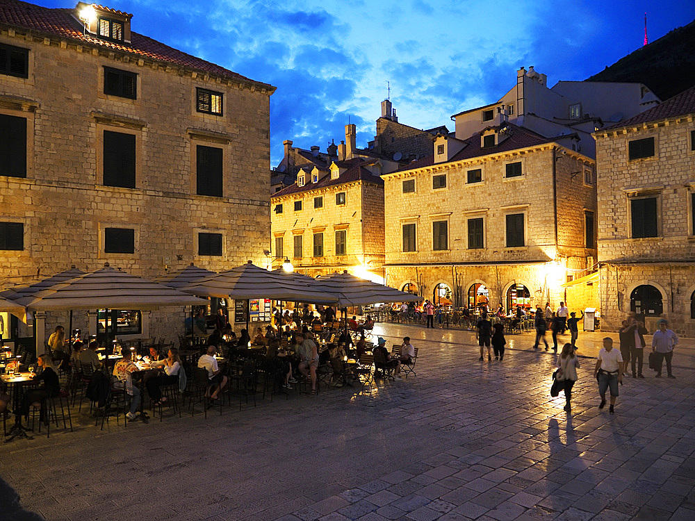 Luza Square at dusk, Dubrovnik, Croatia, Europe