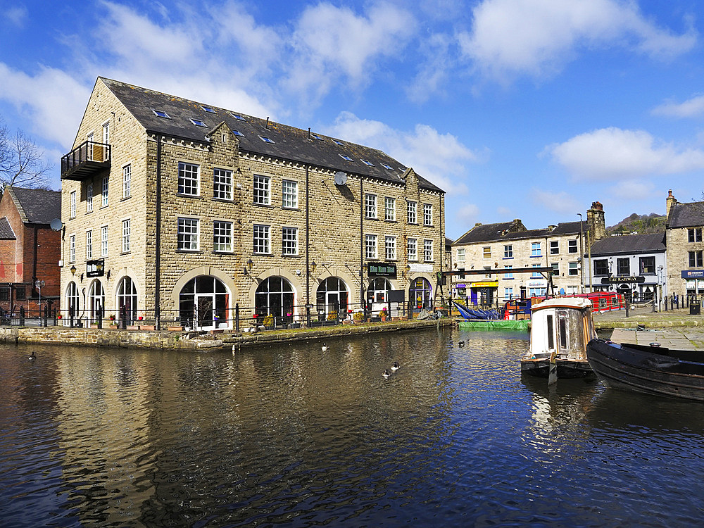 Mooring on the Rochdale Canal at Hebden Bridge