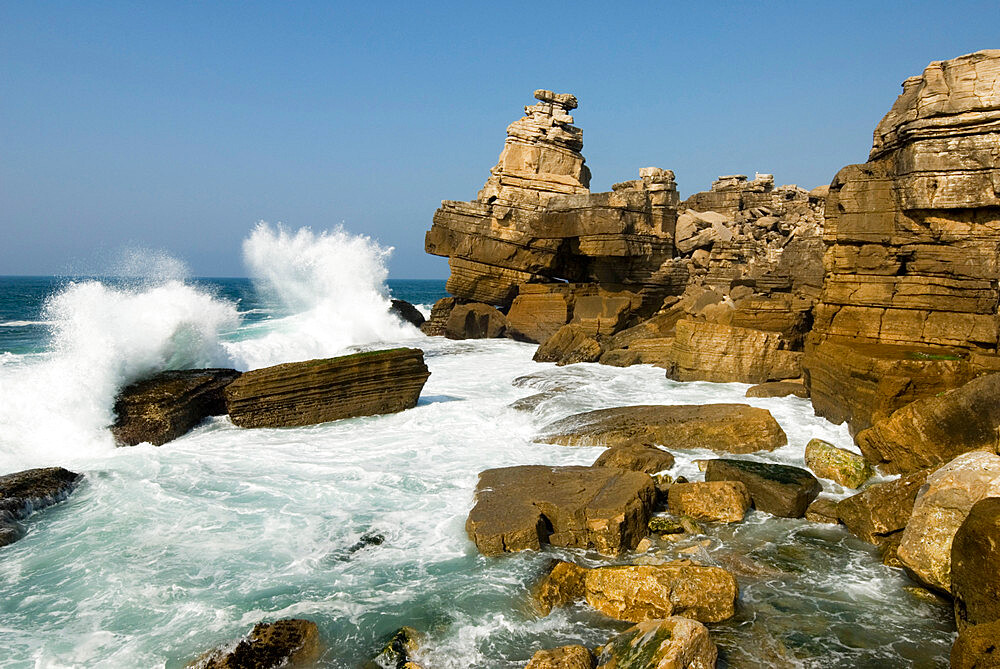 Stormy sea, Cabo Carvoeiro, Peniche, Estremadura, Portugal, Europe