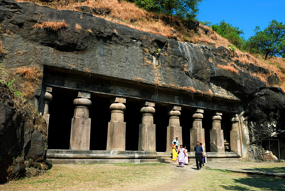 Cave Temple on Elephanta Island, UNESCO World Heritage Site, Mumbai (Bombay), Maharashtra, India, Asia