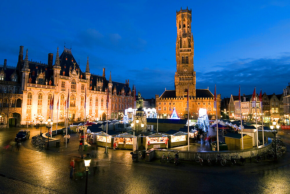 Christmas Market in the Market Square with Belfry behind, Bruges, West Vlaanderen (Flanders), Belgium, Europe