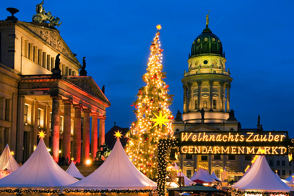 Christmas market outside the Opera House, Gendarmenmarkt, Berlin, Germany, Europe