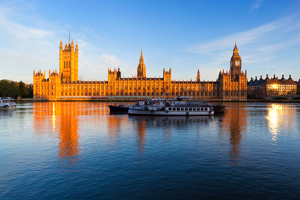 Houses of Parliament and River Thames, Westminster, London, England, United Kingdom, Europe