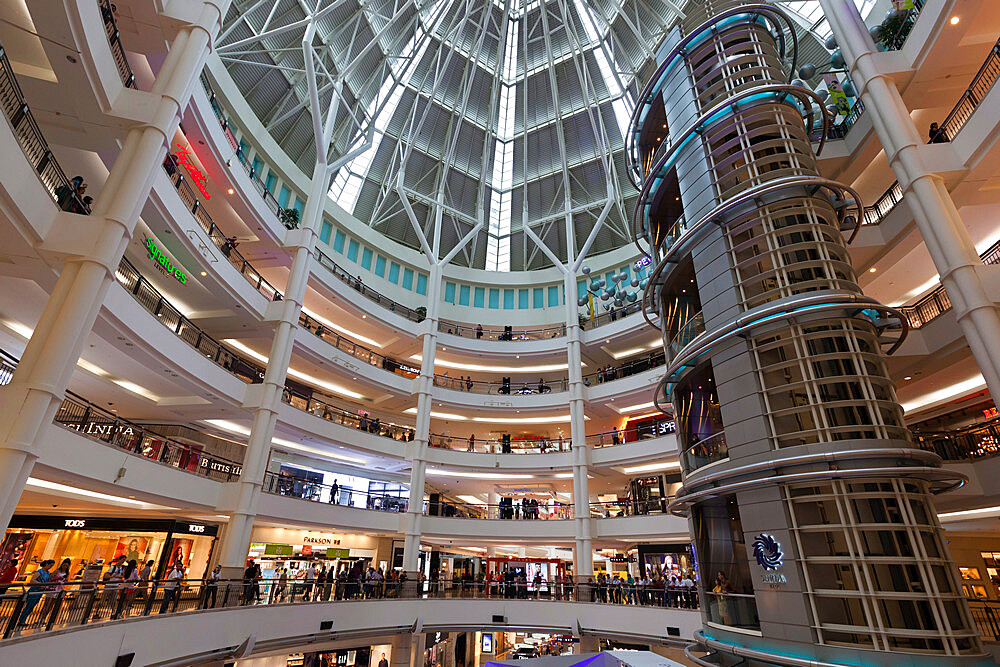 Suria KLCC shopping mall next to the Petronas Towers, Kuala Lumpur, Malaysia, Southeast Asia, Asia