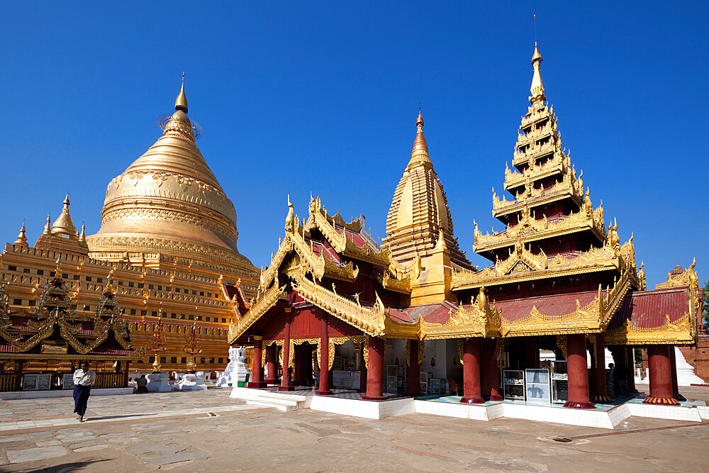 Shwezigon Pagoda, Bagan, Central Myanmar, Myanmar (Burma), Asia