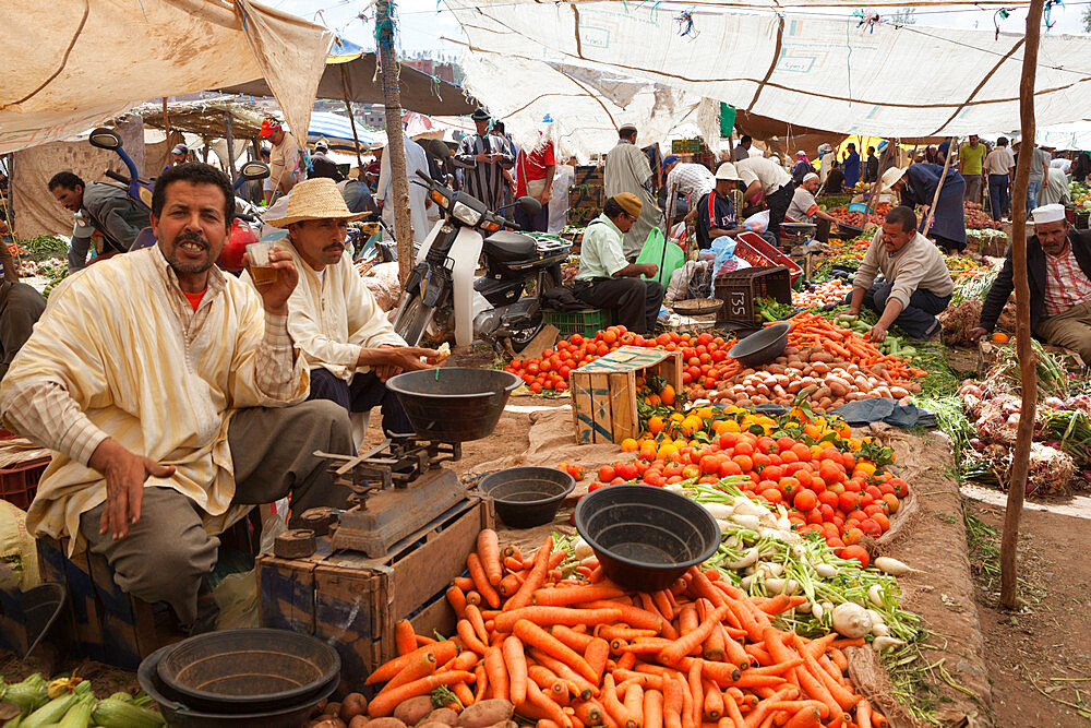 Monday Berber market, Tnine Ourika, Ourika Valley, Atlas Mountains, Morocco, North Africa, Africa