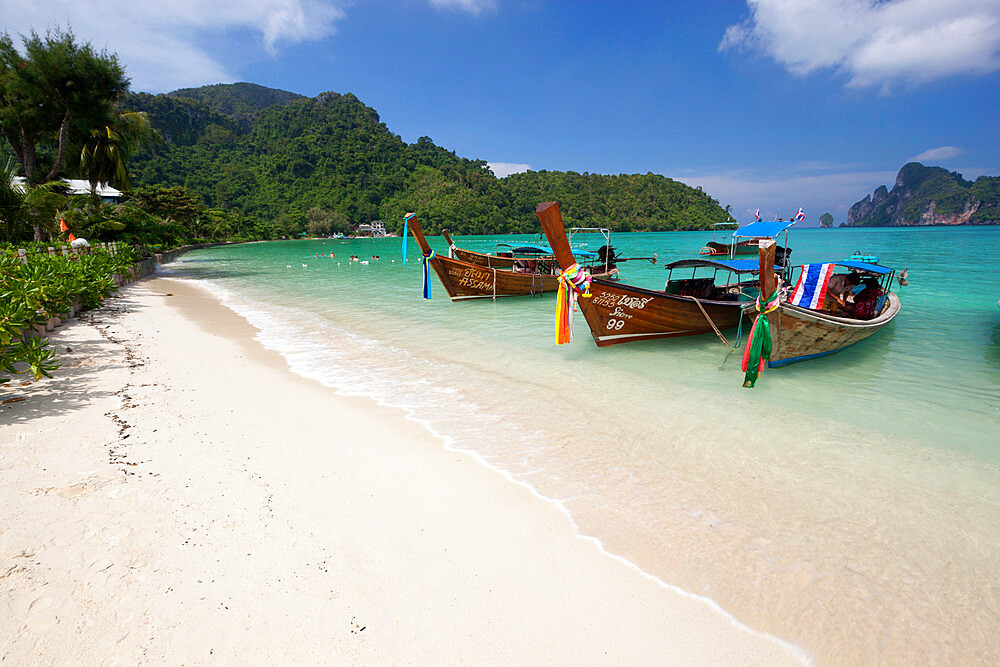 Long-tail boats and beach of Ao Dalam bay, Koh Phi Phi, Krabi Province, Thailand, Southeast Asia, Asia