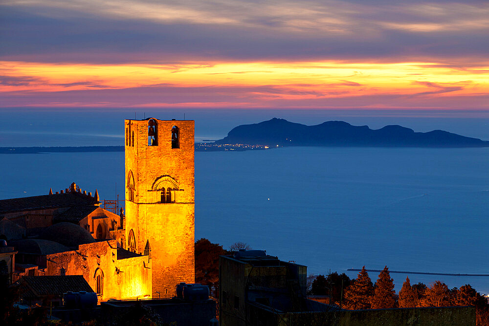 Sunset over the Duomo and looking out to the Egadi Islands, Erice, Sicily, Italy, Mediterranean, Europe