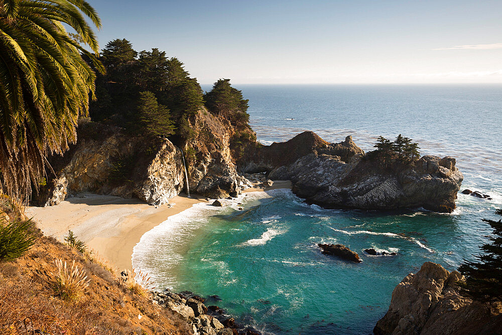 McWay Falls, Julia Pfeiffer Burns State Park, Big Sur, Monterey County, California, United States of America, North America