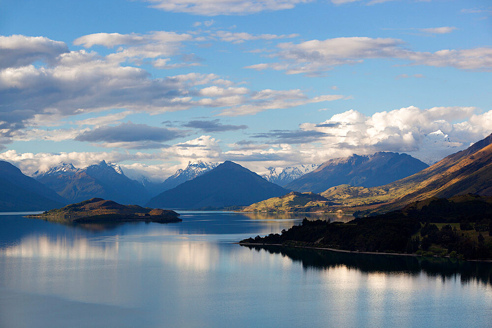 Lake Wakatipu looking to Glenorchy and Mount Earnslaw, Glenorchy, Otago, South Island, New Zealand, Pacific