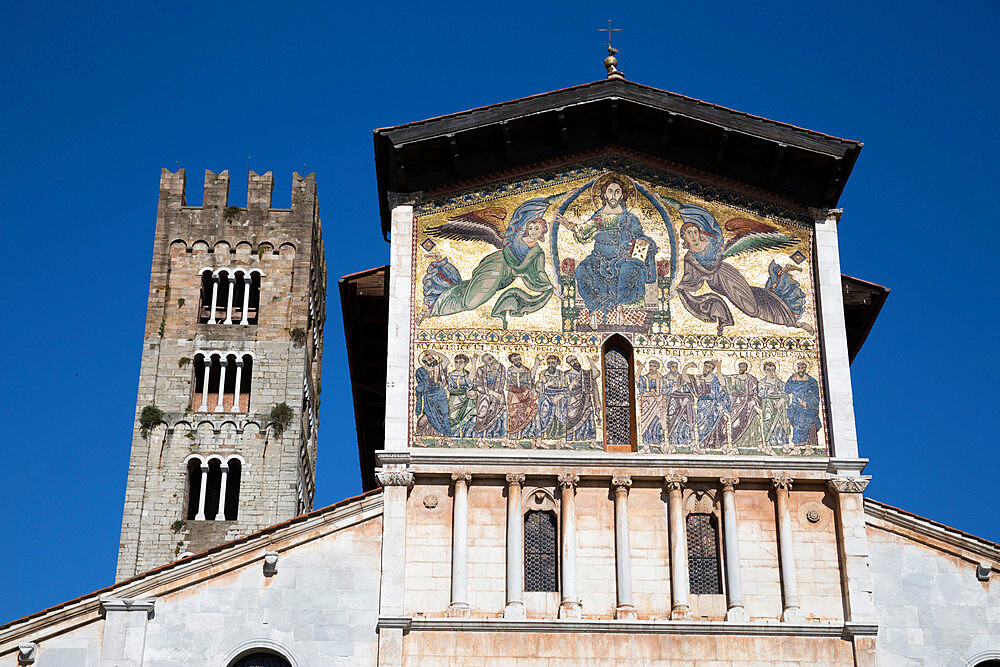 Thirteenth-century mosaic of The Ascension on the facade of San Frediano, Lucca, Tuscany, Italy, Europe