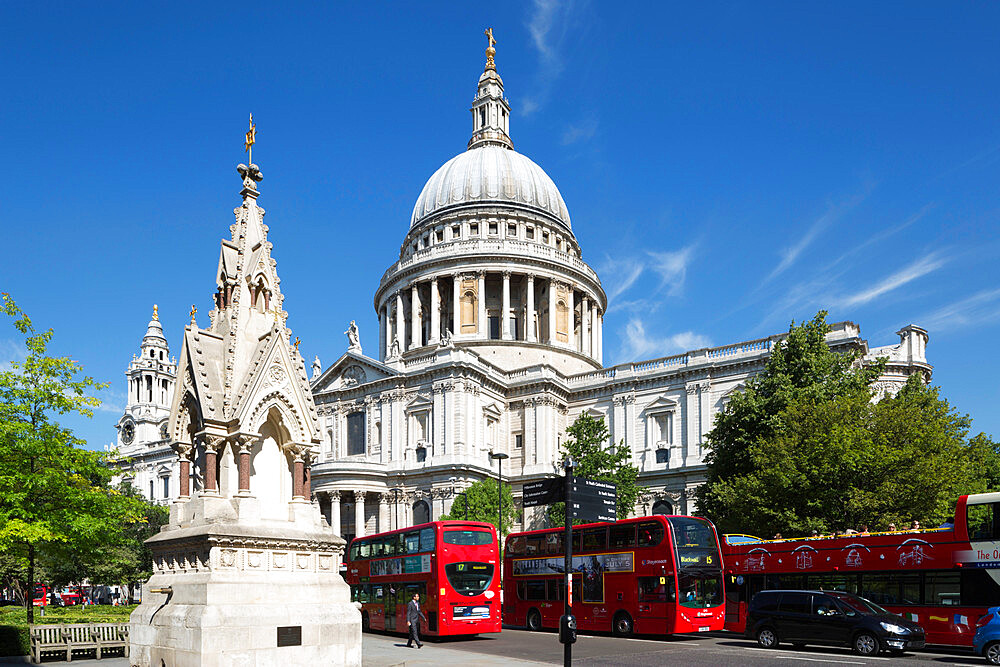 Red London buses and St. Paul's Cathedral, London, England, United Kingdom, Europe