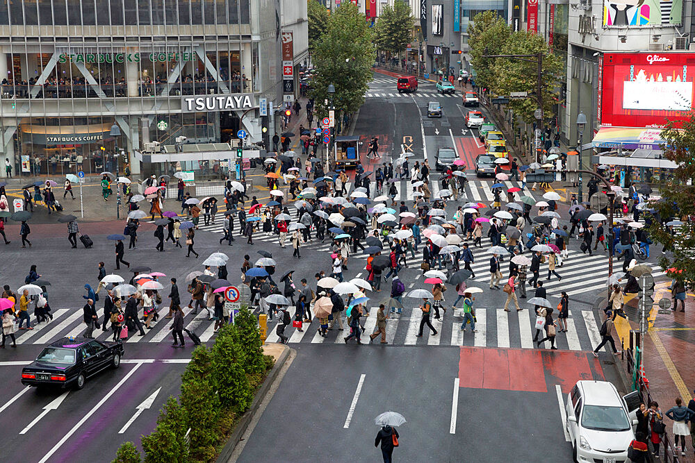 Shibuya crossing (The Scramble), Shibuya Station, Shibuya, Tokyo, Japan, Asia