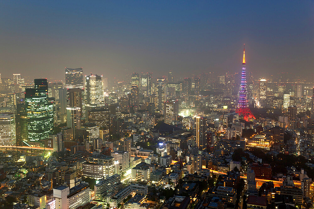 Dusk view of Tokyo from Tokyo City View observation deck, Roppongi Hills, Tokyo, Japan, Asia