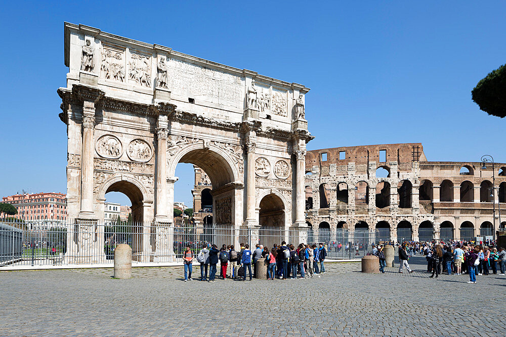 Arch of Constantine (Arco di Costantino) and the Colosseum, UNESCO World Heritage Site, Rome, Lazio, Italy, Europe