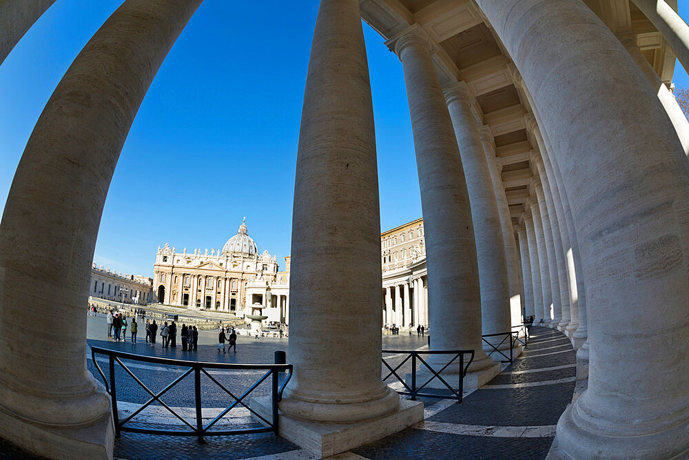 S.t Peter's Basilica and the colonnades of St. Peter's Square (Piazza San Pietro), UNESCO World Heritage Site, Vatican City, Rome, Lazio, Italy, Europe