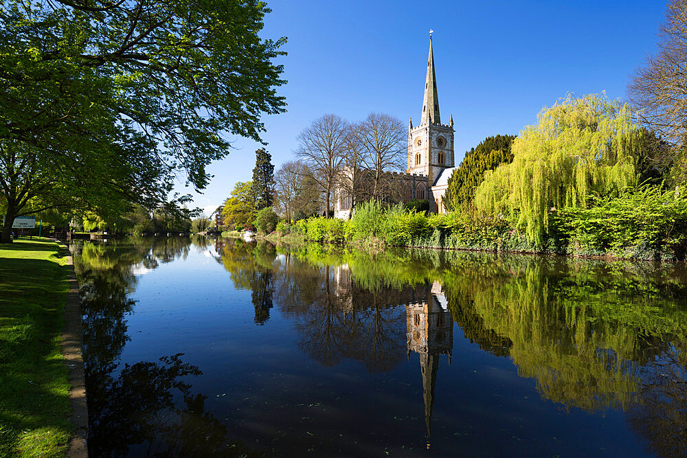 Holy Trinity Church on the River Avon, Stratford-upon-Avon, Warwickshire, England, United Kingdom, Europe