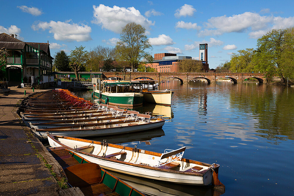 Boats on the River Avon and the Royal Shakespeare Theatre, Stratford-upon-Avon, Warwickshire, England, United Kingdom, Europe