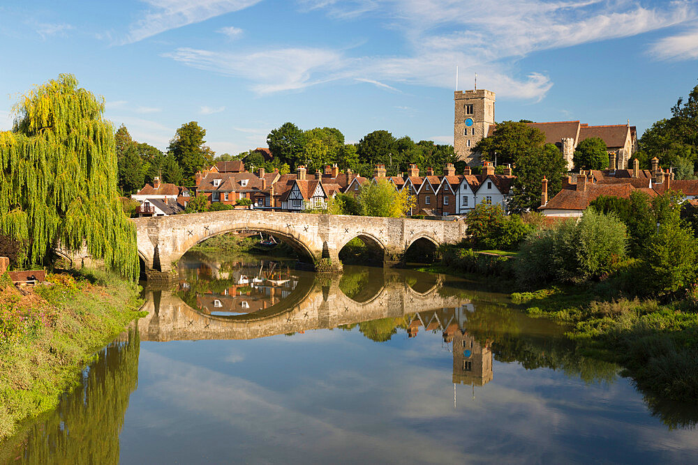 Aylesford Old Bridge and village on River Medway, Aylesford, Kent, England, United Kingdom, Europe