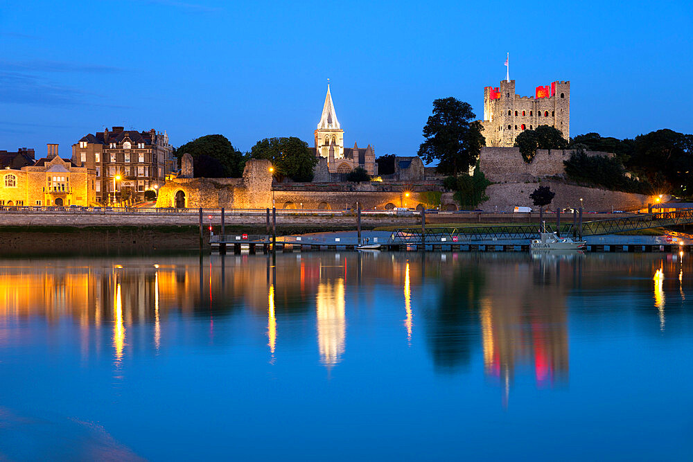 Rochester Castle and Cathedral on the River Medway at night, Rochester, Kent, England, United Kingdom, Europe