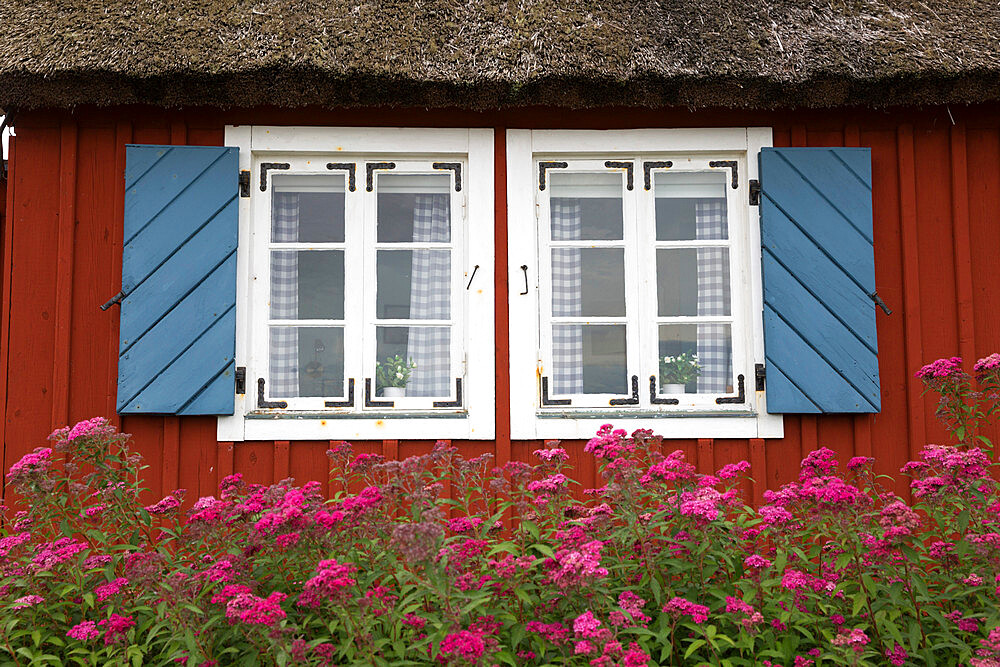 Typical Swedish cottage window, Arild, Kulla Peninsula, Skane, South Sweden, Sweden, Scandinavia, Europe