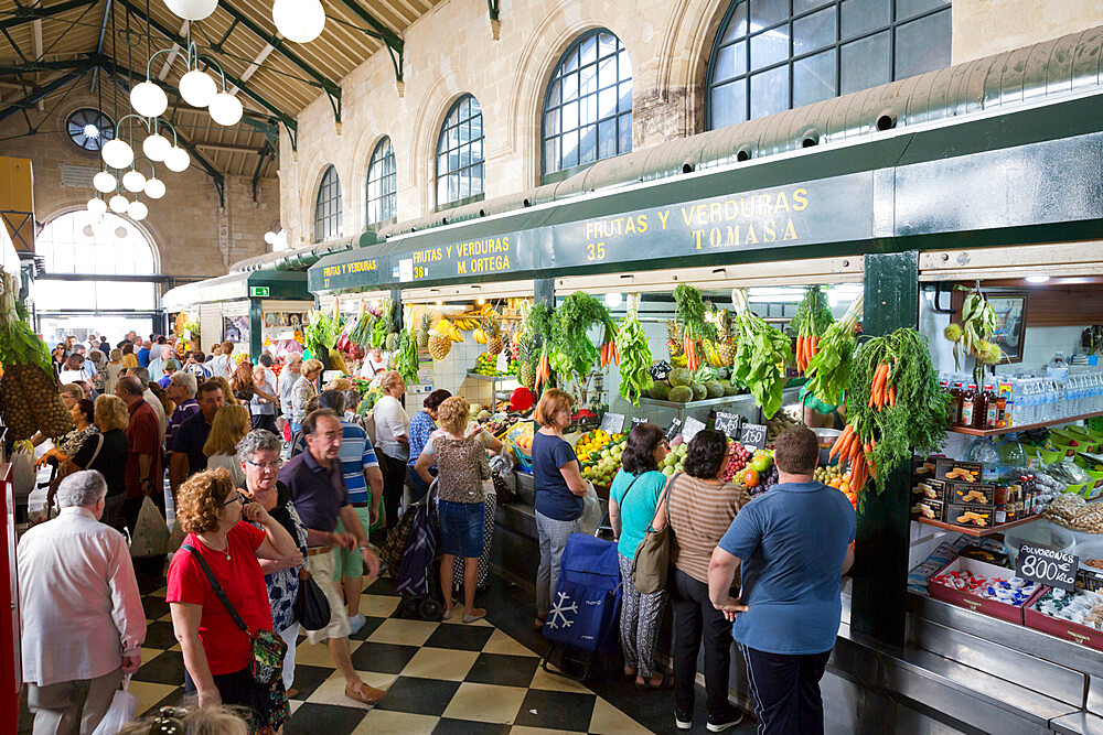 Interior of Mercado Central de Abastos food market, Jerez de la Frontera, Cadiz province, Andalucia, Spain, Europe