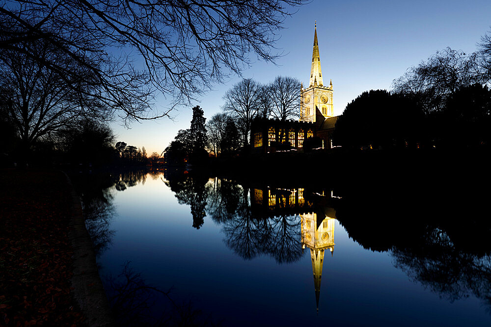 Holy Trinity Church on the River Avon at dusk, Stratford-upon-Avon, Warwickshire, England, United Kingdom, Europe