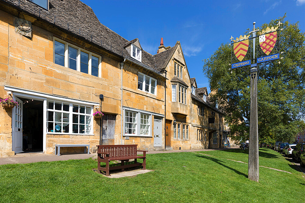 Town sign and Cotswold stone cottages along High Street, Chipping Campden, Cotswolds, Gloucestershire, England, United Kingdom, Europe