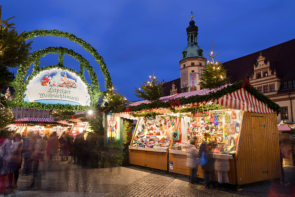 Christmas market in the Leipzig Market Place with the Old Town Hall Museum of City History, Marktplatz, Leipzig, Saxony, Germany, Europe