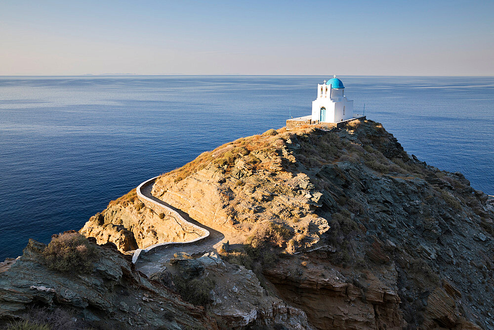 White Greek Orthodox chapel of Eftamartyres on headland, Kastro, Sifnos, Cyclades, Aegean Sea, Greek Islands, Greece, Europe