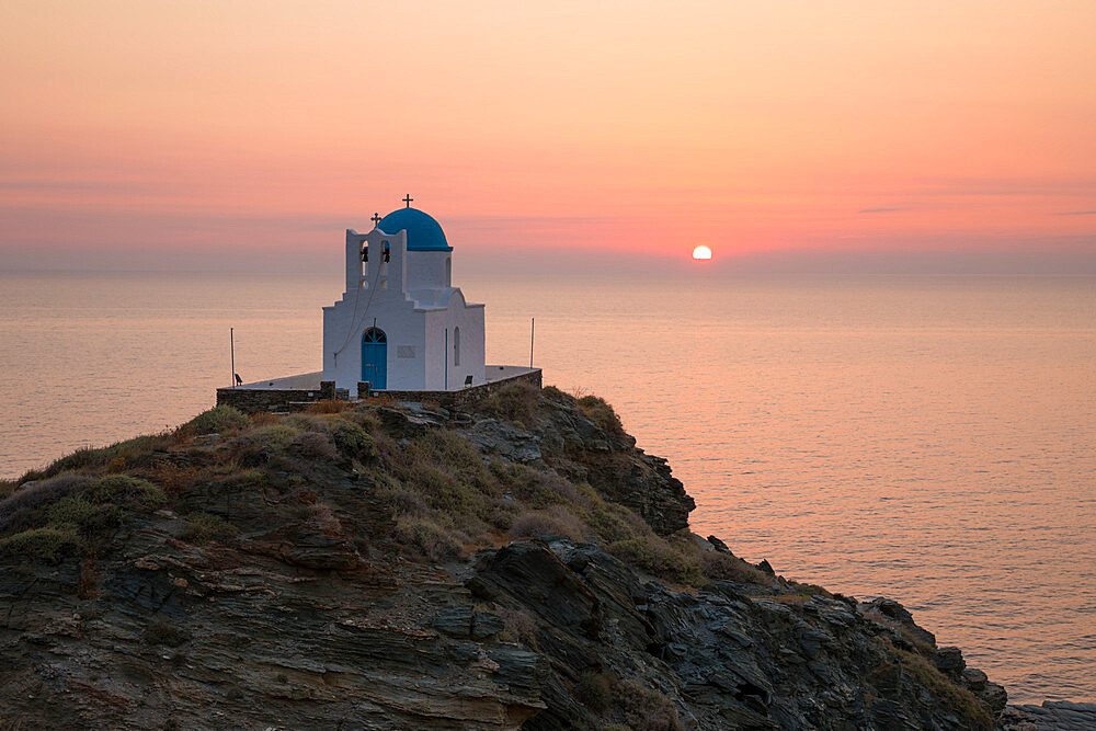 White Greek Orthodox chapel of Eftamartyres on headland at sunrise, Kastro, Sifnos, Cyclades, Aegean Sea, Greek Islands, Greece, Europe