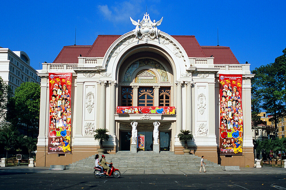 Municipal Theatre, French colonial architecture, Ho Chi Minh City (Saigon), Vietnam, Indochina, Southeast Asia, Asia