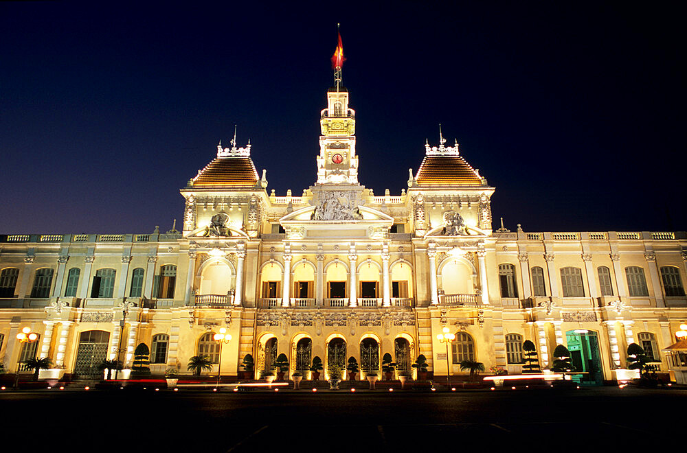 Hotel de Ville (Ho Chi Minh City Hall) at night, Ho Chi Minh City (Saigon), Vietnam, Indochina, Southeast Asia, Asia