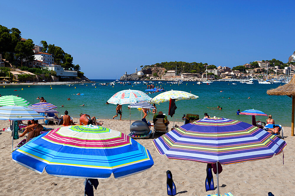 View over beach, Port de Soller, Mallorca (Majorca), Balearic Islands, Spain, Mediterranean, Europe