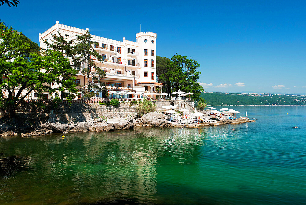 View along promenade, Opatija, Kvarner Gulf, Croatia, Adriatic, Europe