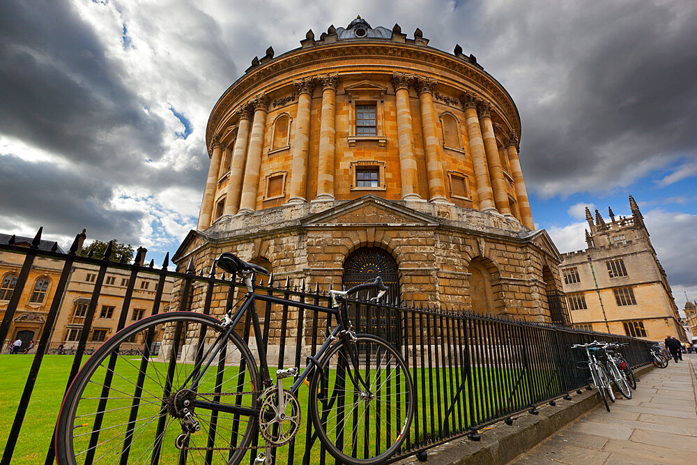 The Radcliffe Camera (round Palladian style library built in 1748), Oxford, Oxfordshire, England