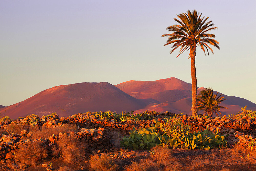 Parque Nacional de Timanfaya (Timanfaya National Park) with Montanas del Fuego, Yaiza, Lanzarote, Canary Islands, Spain