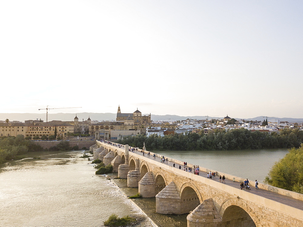 Roman Bridge, UNESCO World Heritage Site, Cordoba, Andalucia, Spain, Europe