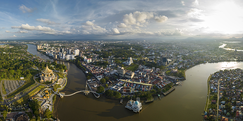 Sarawak River, Kuching, Sarawak, Borneo, Malaysia, Southeast Asia, Asia