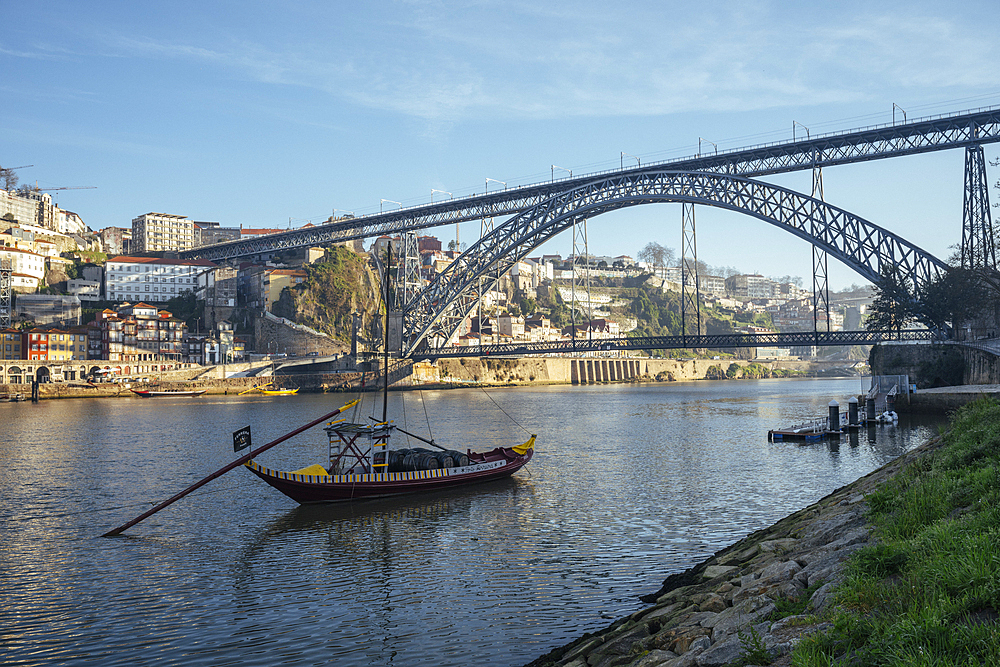 Ponte Dom Luis I Bridge and Douro River, UNESCO World Heritage Site, Porto, Porto District, Norte, Portugal, Europe