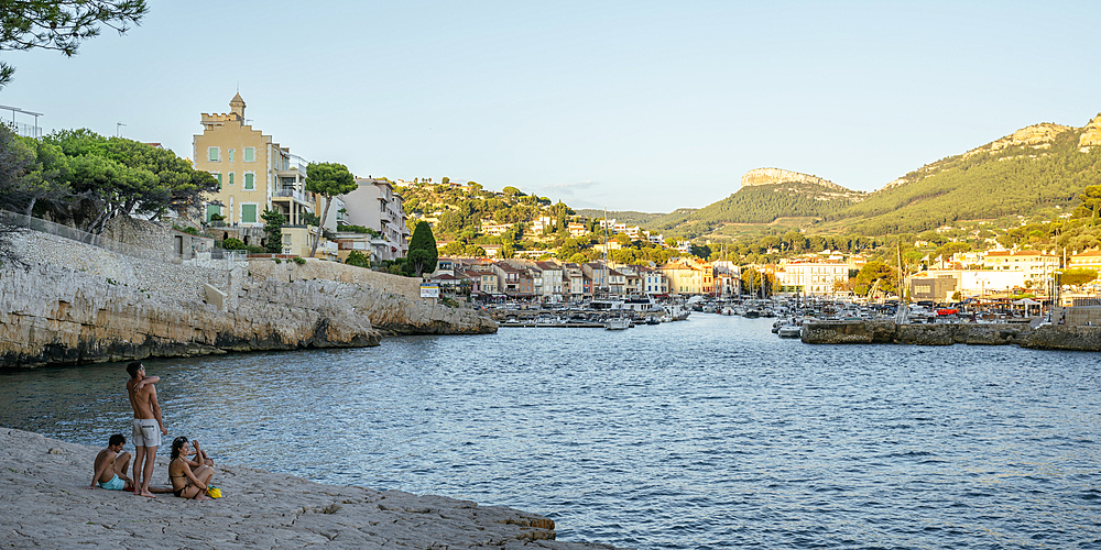 Port of Cassis, Cassis, Marseille, Bouches du Rhone, Provence Alpes Cote d'Azur, France, Europe