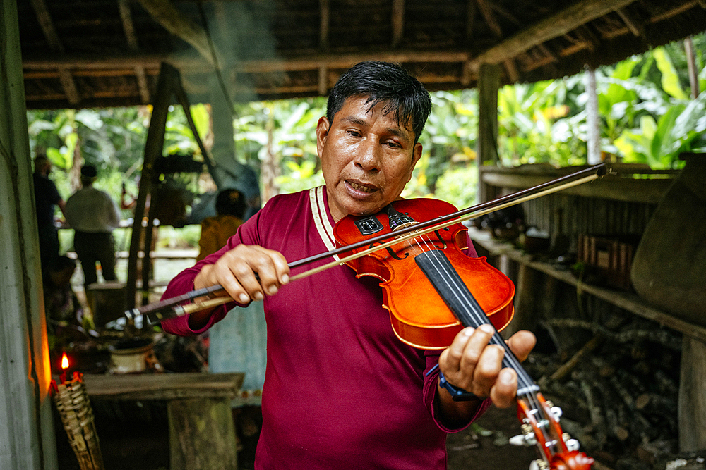 Guayusa Upina Ceremony, Sinchi Warmi, Amazonia, Napo Province, Ecuador